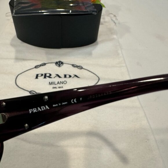 Authentic Prada sunglasses with case main image 4